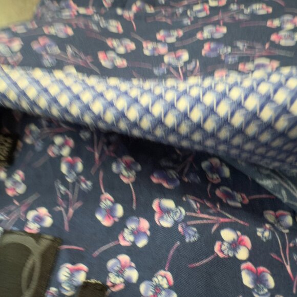 QUIETI Navy Floral Print Button-Up Shirt – Size Medium - Picture 6 of 12